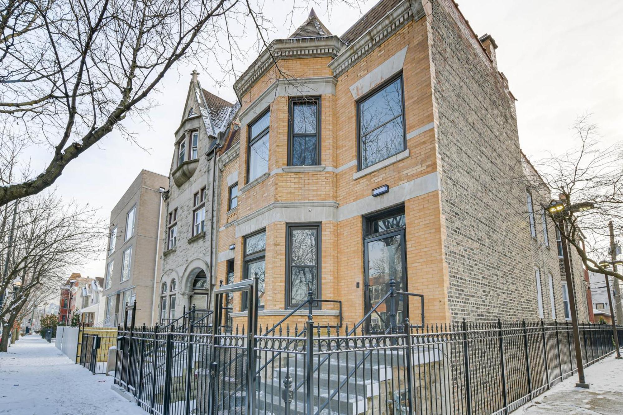 Spacious Condo With Deck About 3 Mi To Downtown Chicago! Екстериор снимка