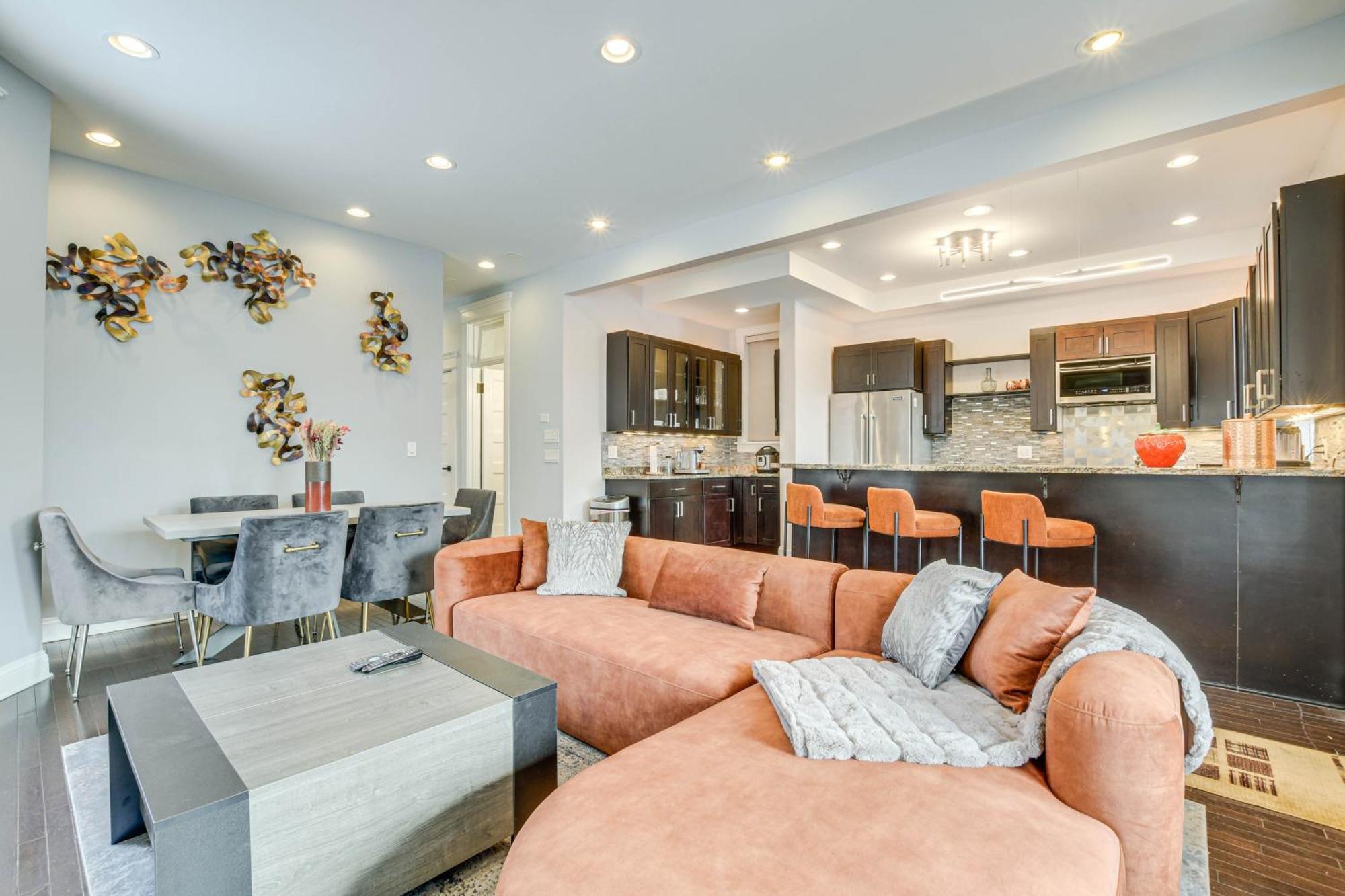 Spacious Condo With Deck About 3 Mi To Downtown Chicago! Екстериор снимка