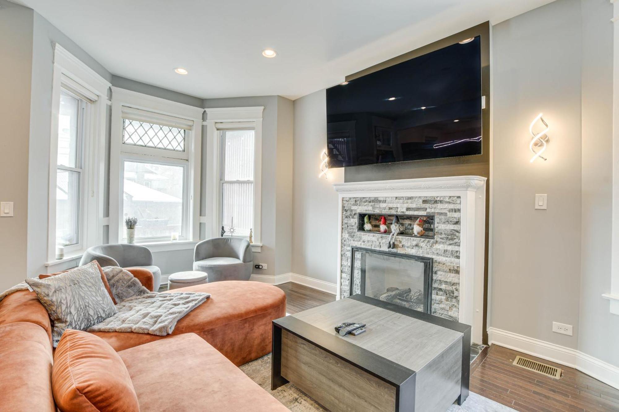 Spacious Condo With Deck About 3 Mi To Downtown Chicago! Екстериор снимка