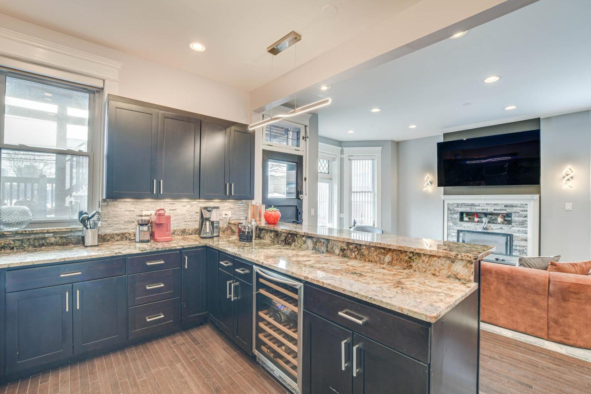 Spacious Condo With Deck About 3 Mi To Downtown Chicago! Екстериор снимка