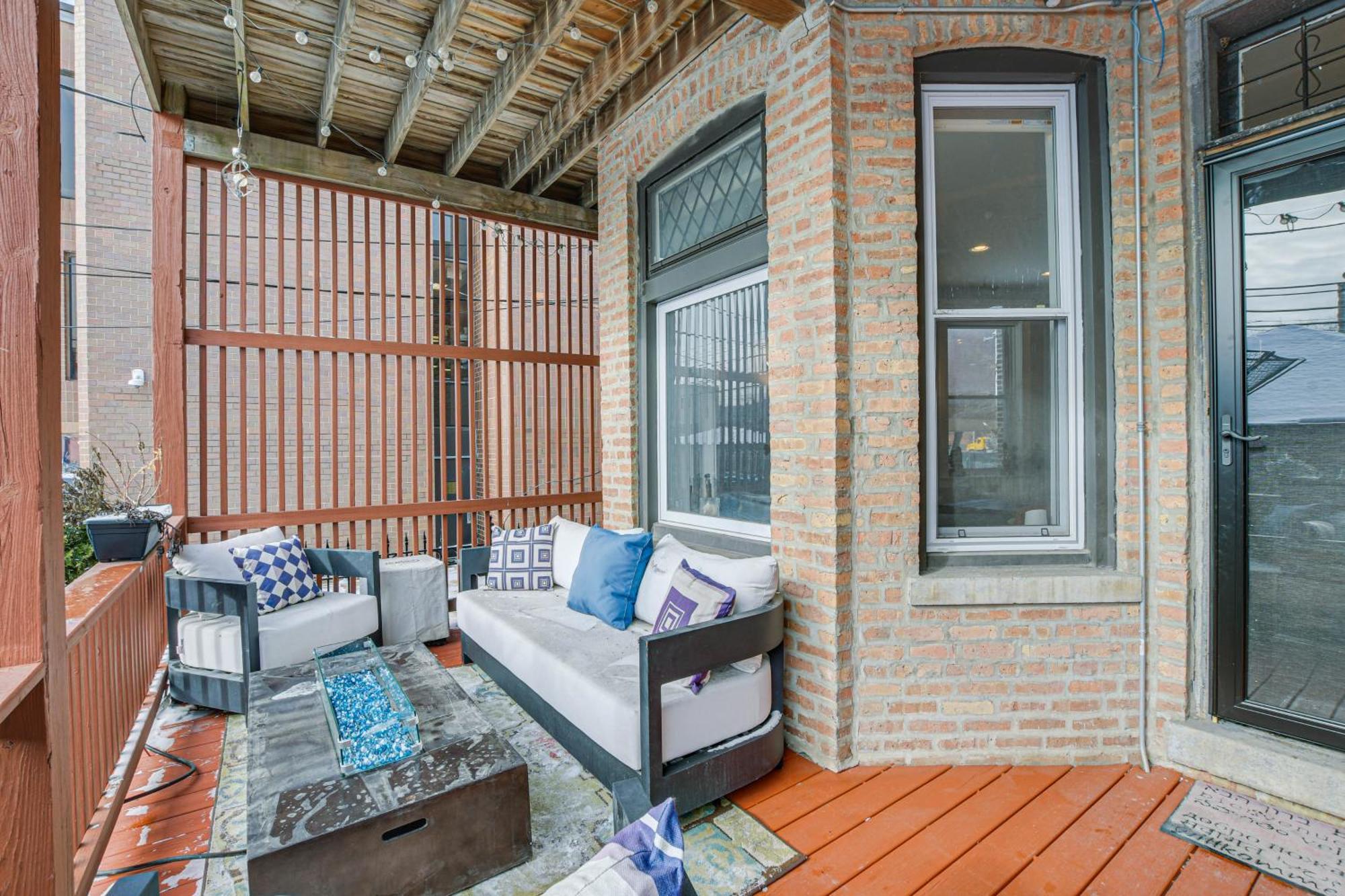 Spacious Condo With Deck About 3 Mi To Downtown Chicago! Екстериор снимка